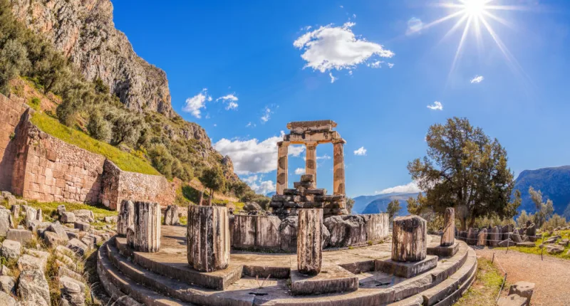 Delphi,With,Ruins,Of,The,Temple,In,Greece